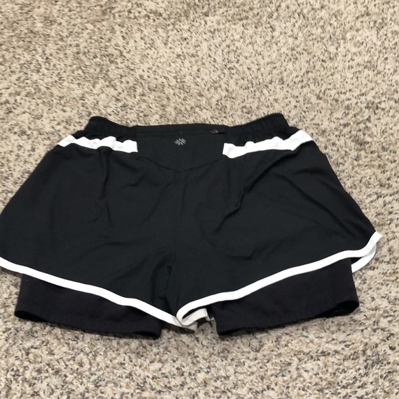 Athleta Hana Running Shorts Size Small Black - Picture 3 of 9
